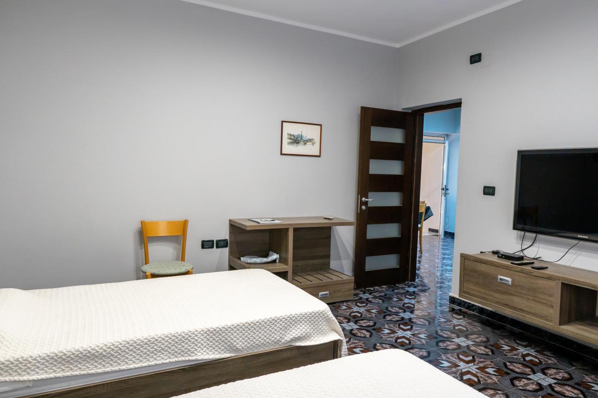 Royal Aparthotel Vlorë Εξωτερικό φωτογραφία